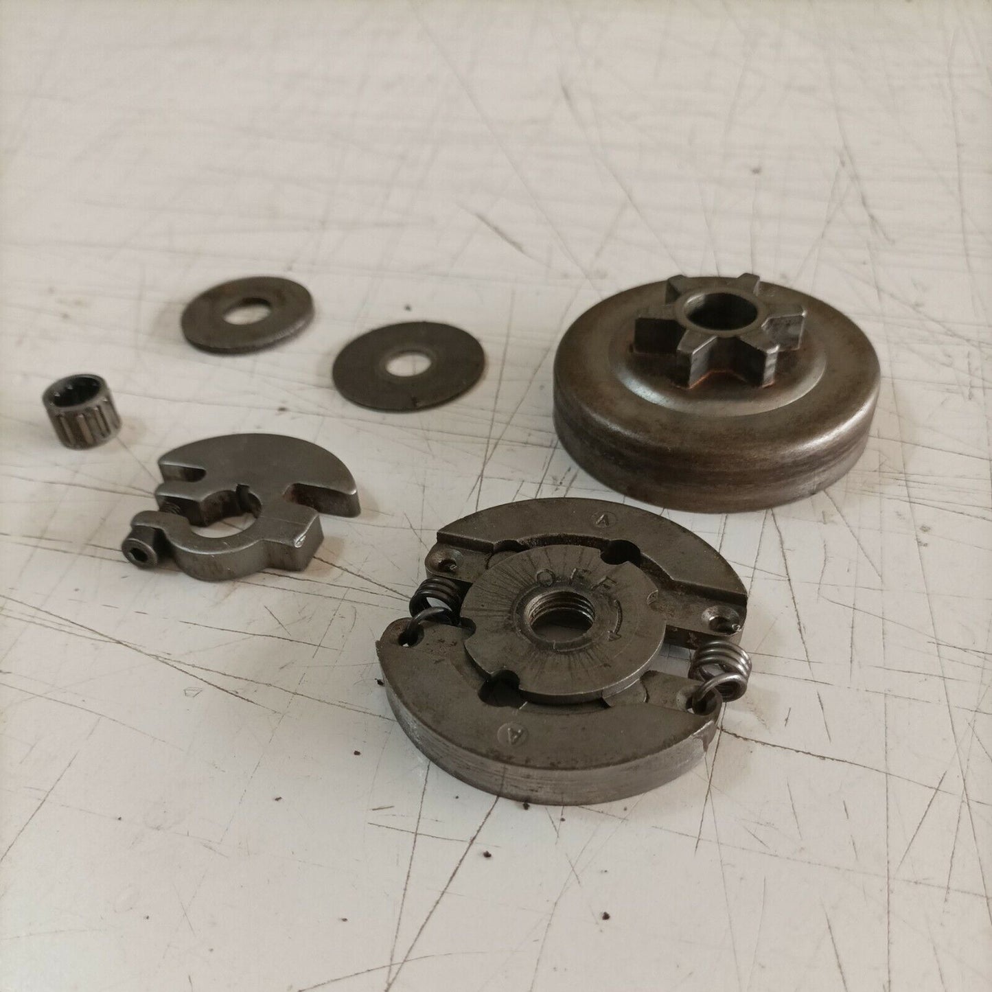 FRIZIONE E CAMPANA 93025 ORIGINALE PER MOTOSEGA CASTOR 330 ANTIVIB