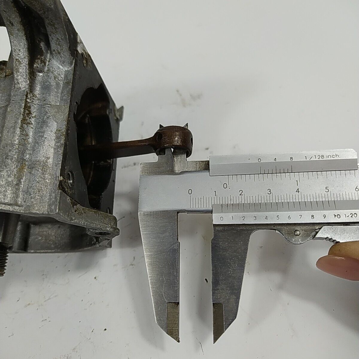 ALBERO MOTORE CON BASAMENTO per decespugliatore MARUYAMA T 180 M1 ricambi usati
