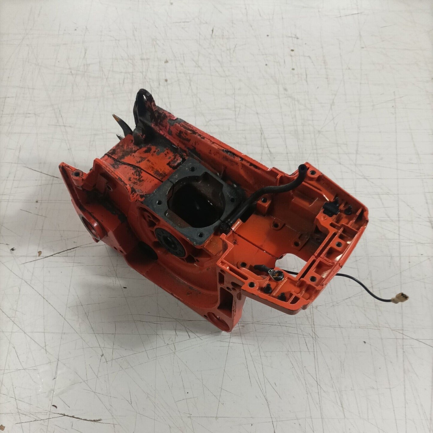CARTER BASAMENTO CILINDRO SERBATOIO PER MOTOSEGA AMA NBG 50.20 ricambi usati