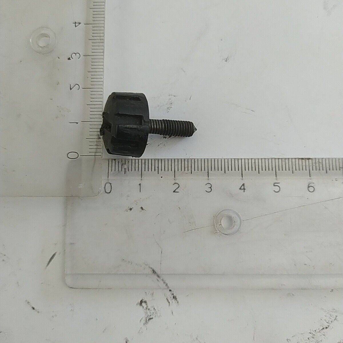 Ricambio VITE PERNO COPERCHIO MOTORE usato per decespugliatore MARUYAMA EA 320