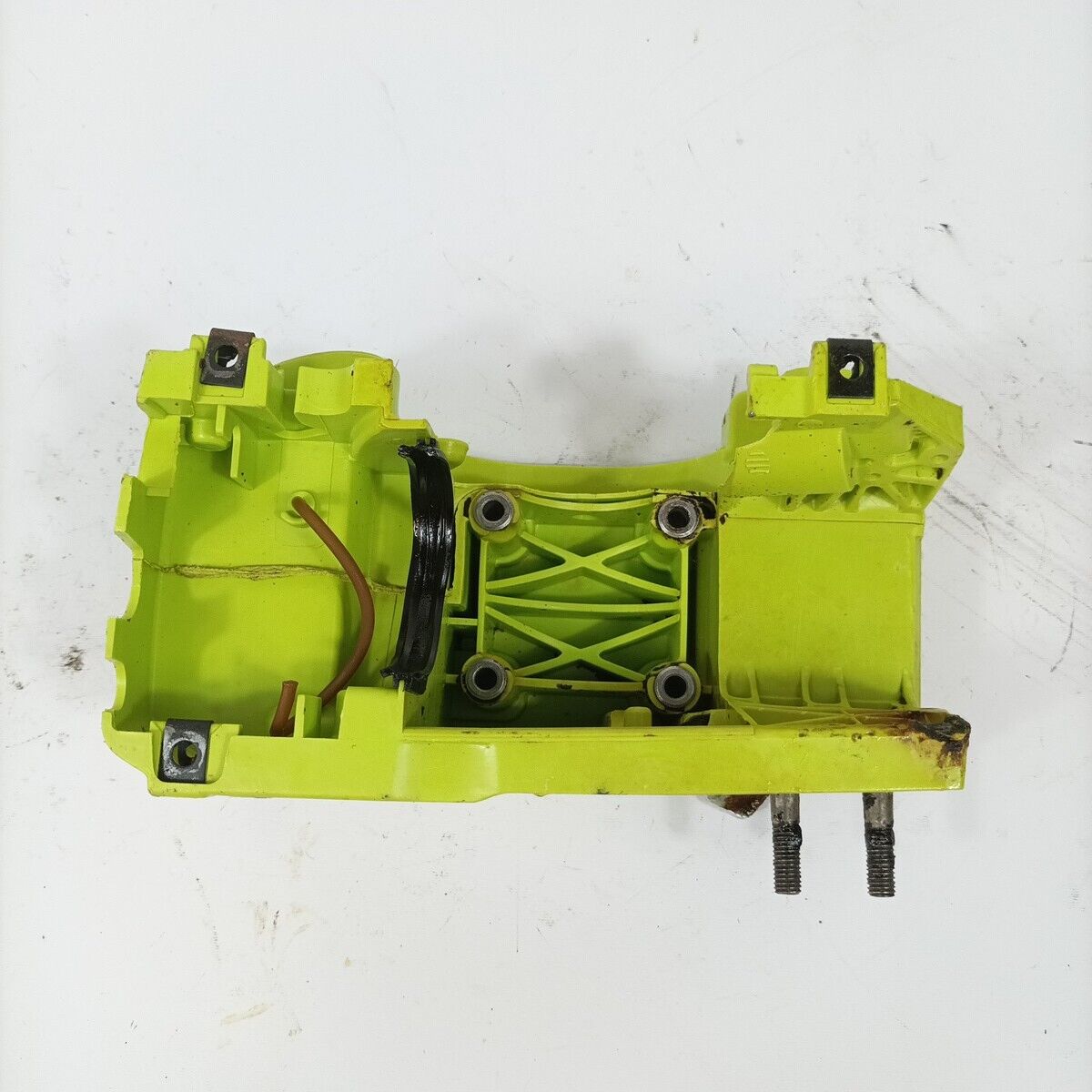 CARCASSA TELAIO SERBATOIO CARBURANTE PER MOTOSEGA POULAN 2250 ricambi usati