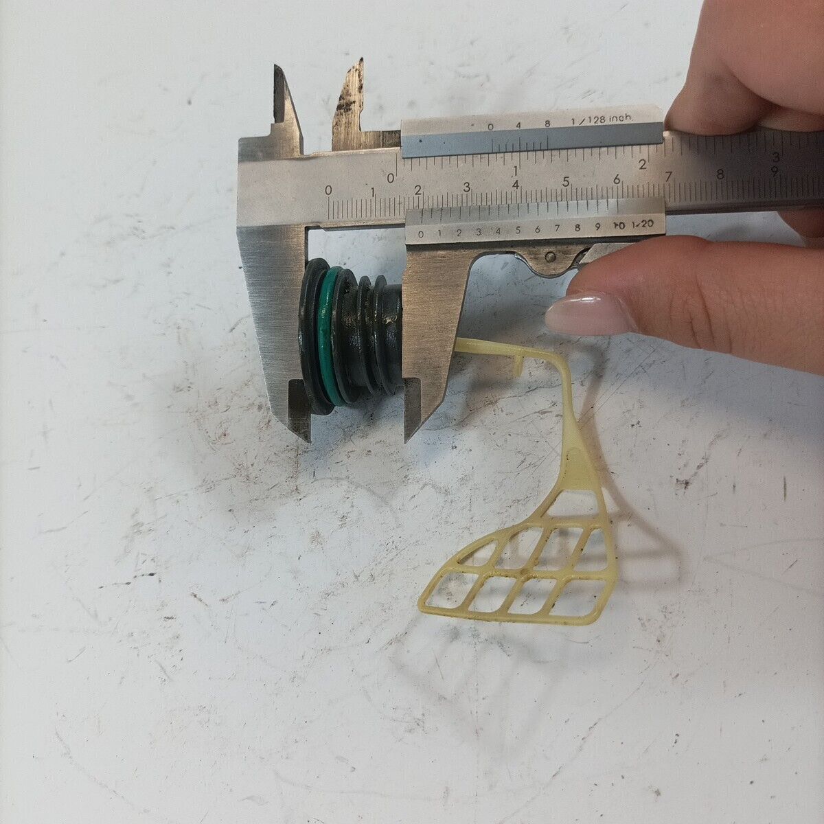 TAPPO SERBATOIO OLIO per motosega EMAK OLEOMAC 940 940C EFCO ricambi usati