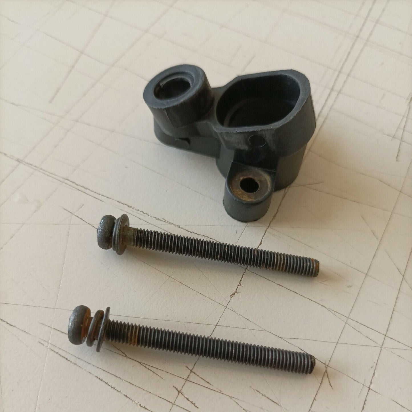 supporto FILTRO E CARBURATORE PER MOTOSEGA SANDRIGARDEN MTD CS 36 ricambi usati