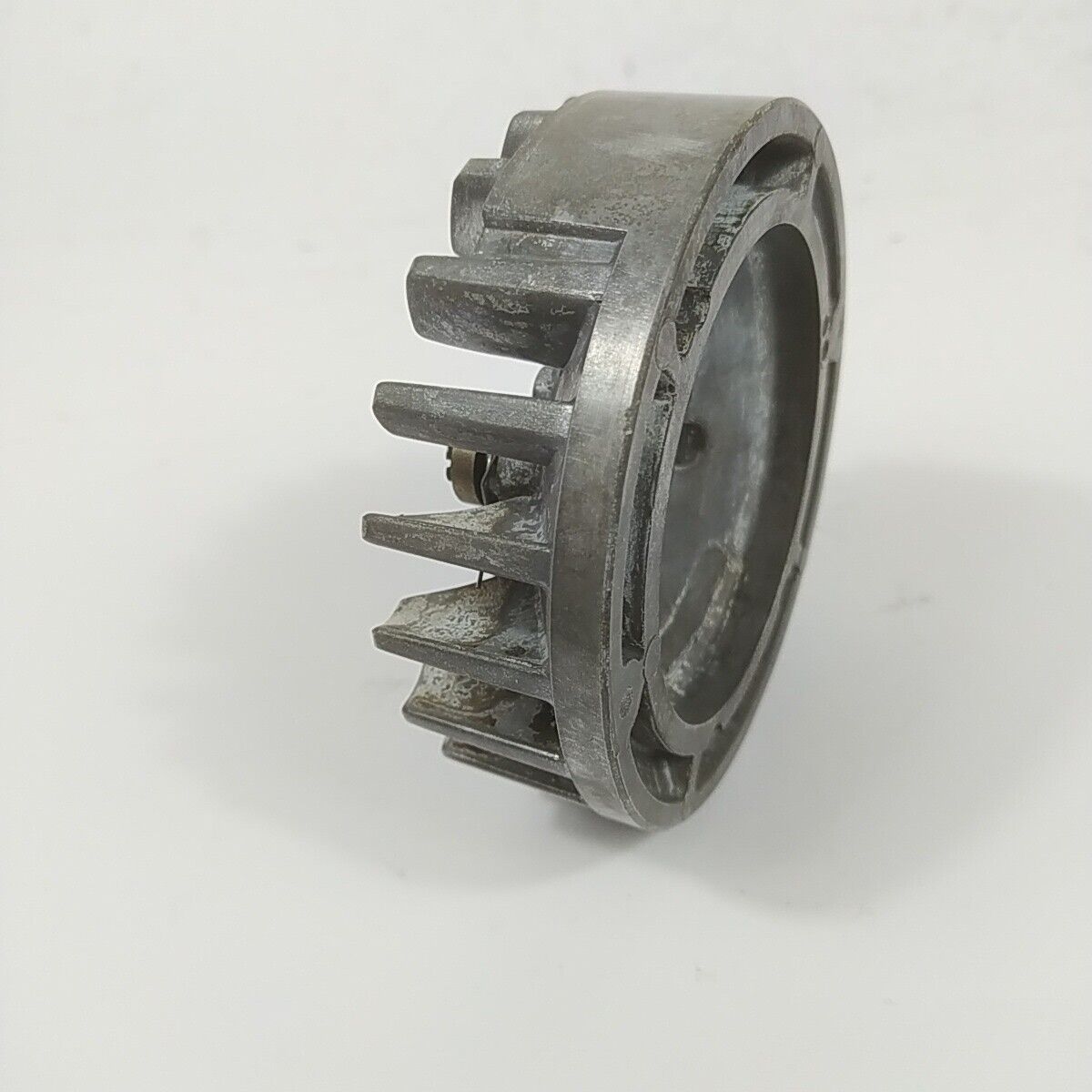 VOLANO MAGNETICO DI AVVIAMENTO per motosega OLEO MAC 350 usato P. N. 5523 V.
