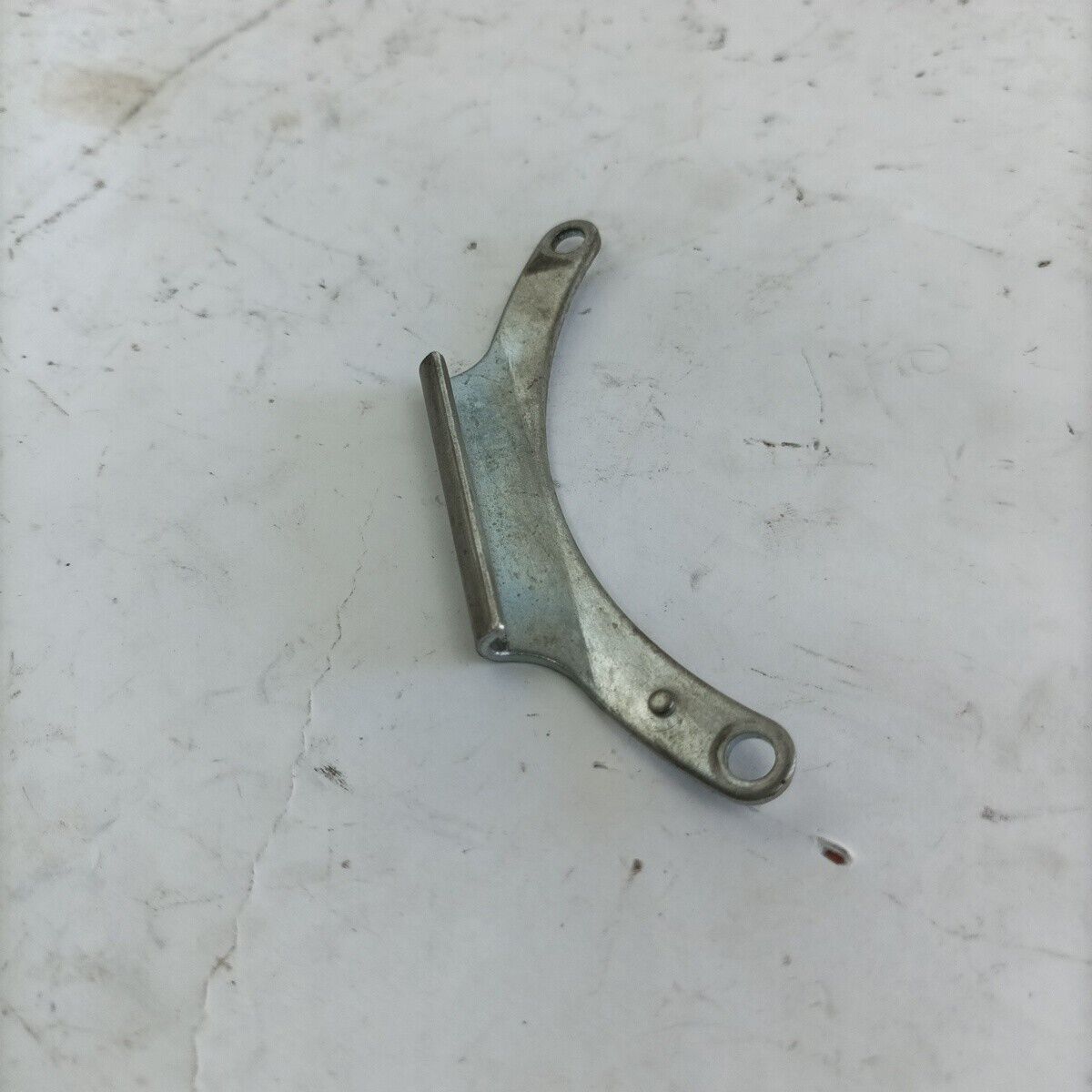 ricambio STAFFA SERBATOIO BENZINA usato per decespugliatore KAWASAKI TD 33