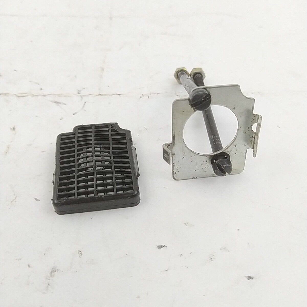 MOTOSEGA ALPINA A 70 0-70 ricambio SUPPORTO FILTRO aria e CARBURATORE usato