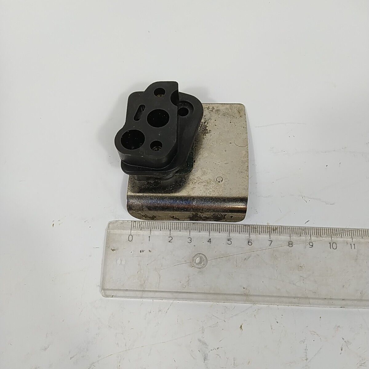 COLLETTORE CARBURATORE per decespugliatore MARUYAMA 230 ricambi usati