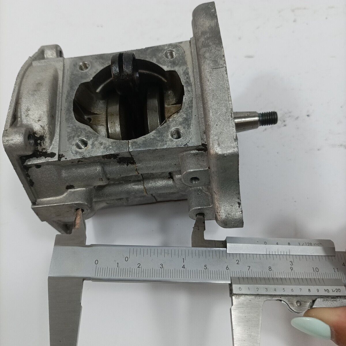 BASAMENTO CILINDRO ALBERO MOTORE ricambi usati per DECESPUGLIATORE BLUE BIRD 31E