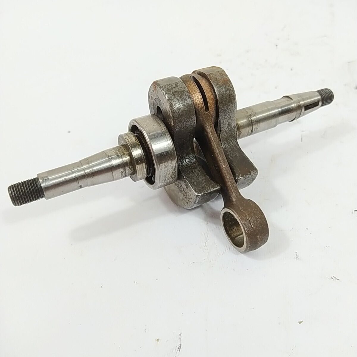 ALBERO MOTORE PER MOTOSEGA OLEO MAC 261 OLEOMAC AUTOMATIC ricambi usati