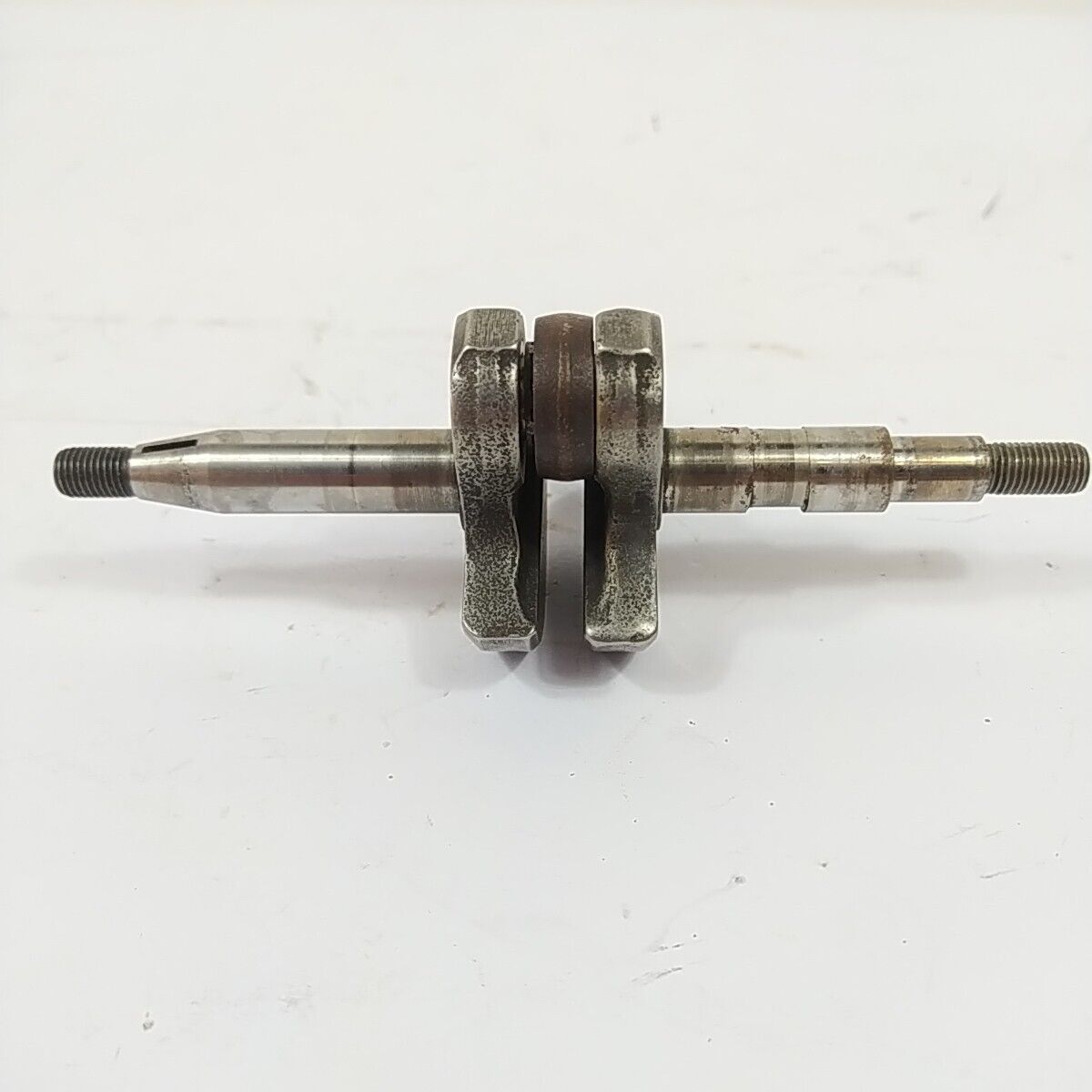 ricambi per MOTOSEGA OLEOMAC 240 ALBERO MOTORE ORIGINALE usati