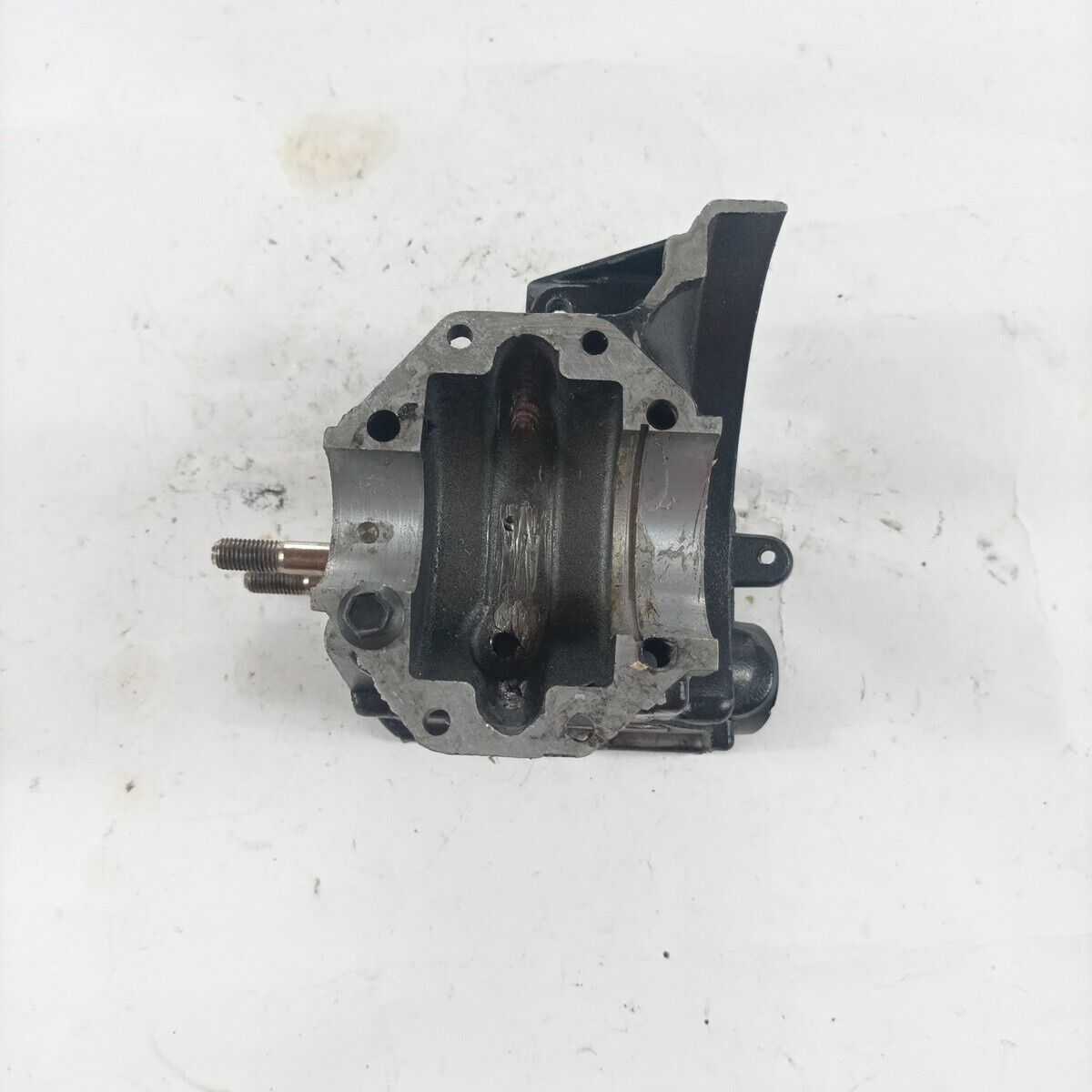 BASAMENTO MOTORE serbatoio olio PER MOTOSEGA MCCULLOCH PRO MAC 700 ricambi usati