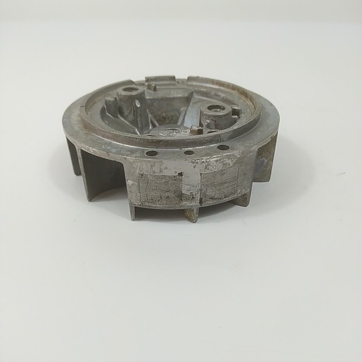 Ricambio VOLANO MAGNETICO DI AVVIAMENTO usato per decespugliatore Emak Efco 8425