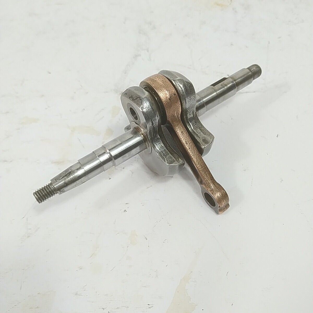 ricambio ALBERO MOTORE ORIGINALE per motosega CASTOR ALPINA PROF 70 usato