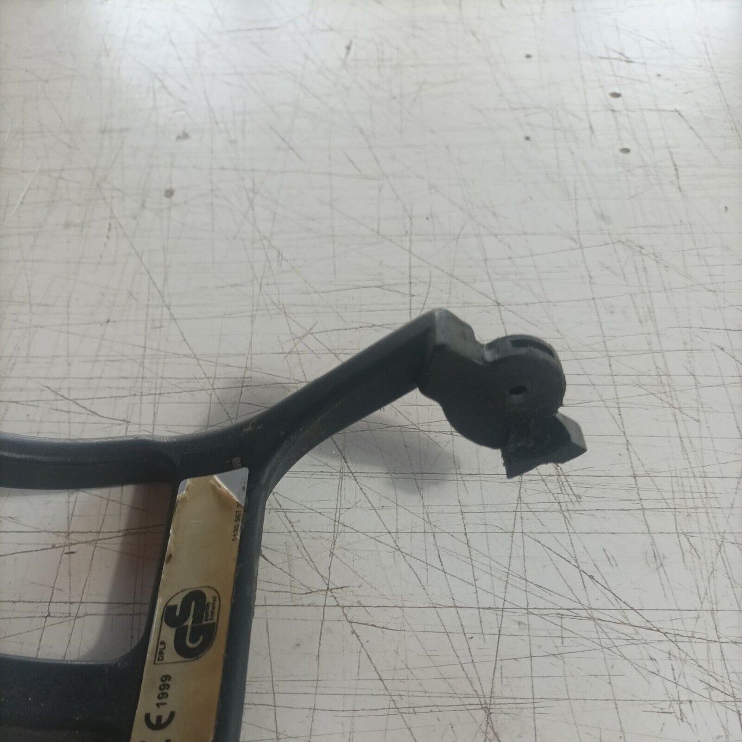 BLOCCO CATENA PROTEZIONE FRIZIONE PER MOTOSEGA STIHL 018 / MS 170 180 017 usato