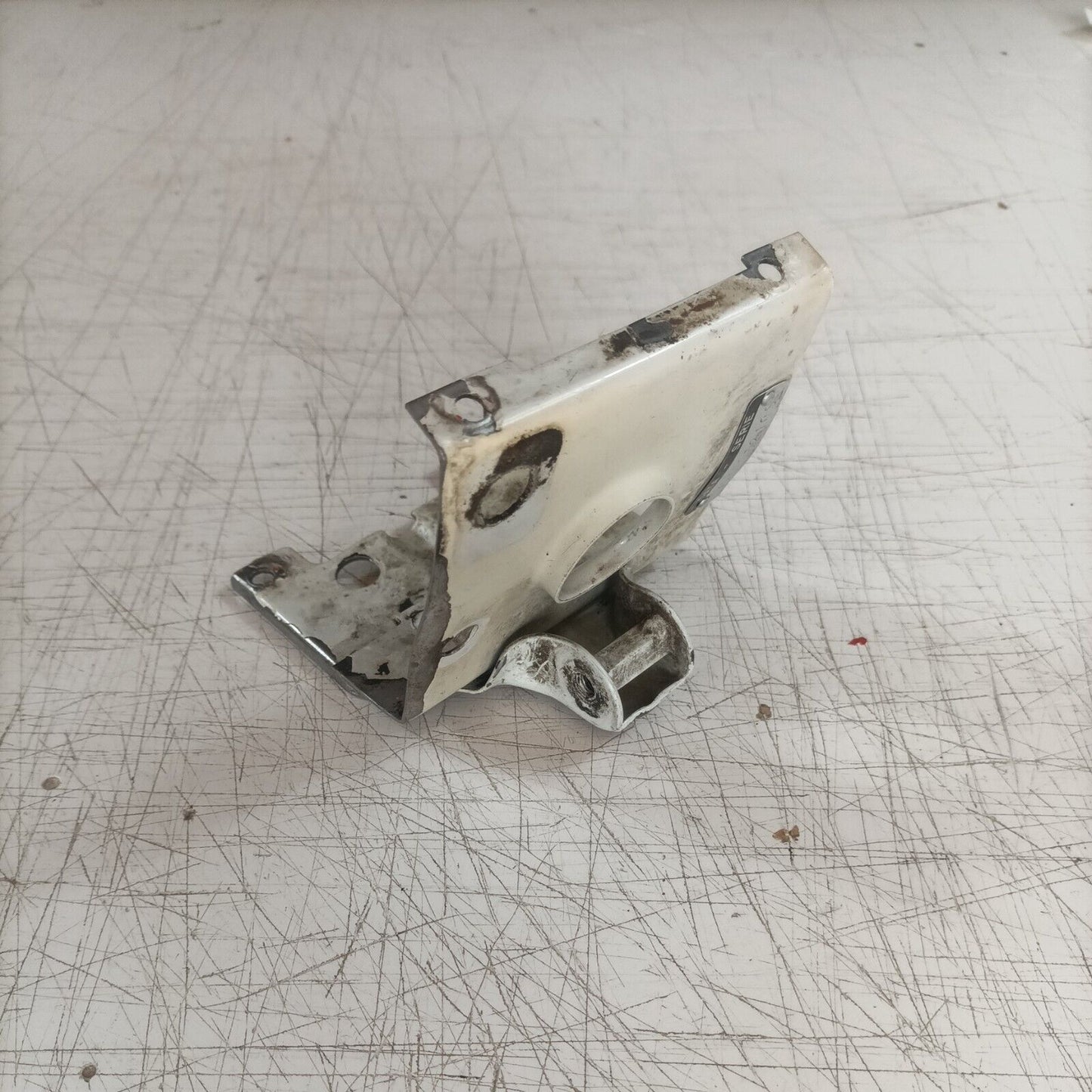 MOTOSEGA CASTOR C70 ALPINA A70 TELAIETTO COPERTURA CILINDRO SUPPORTO MANIGLIA