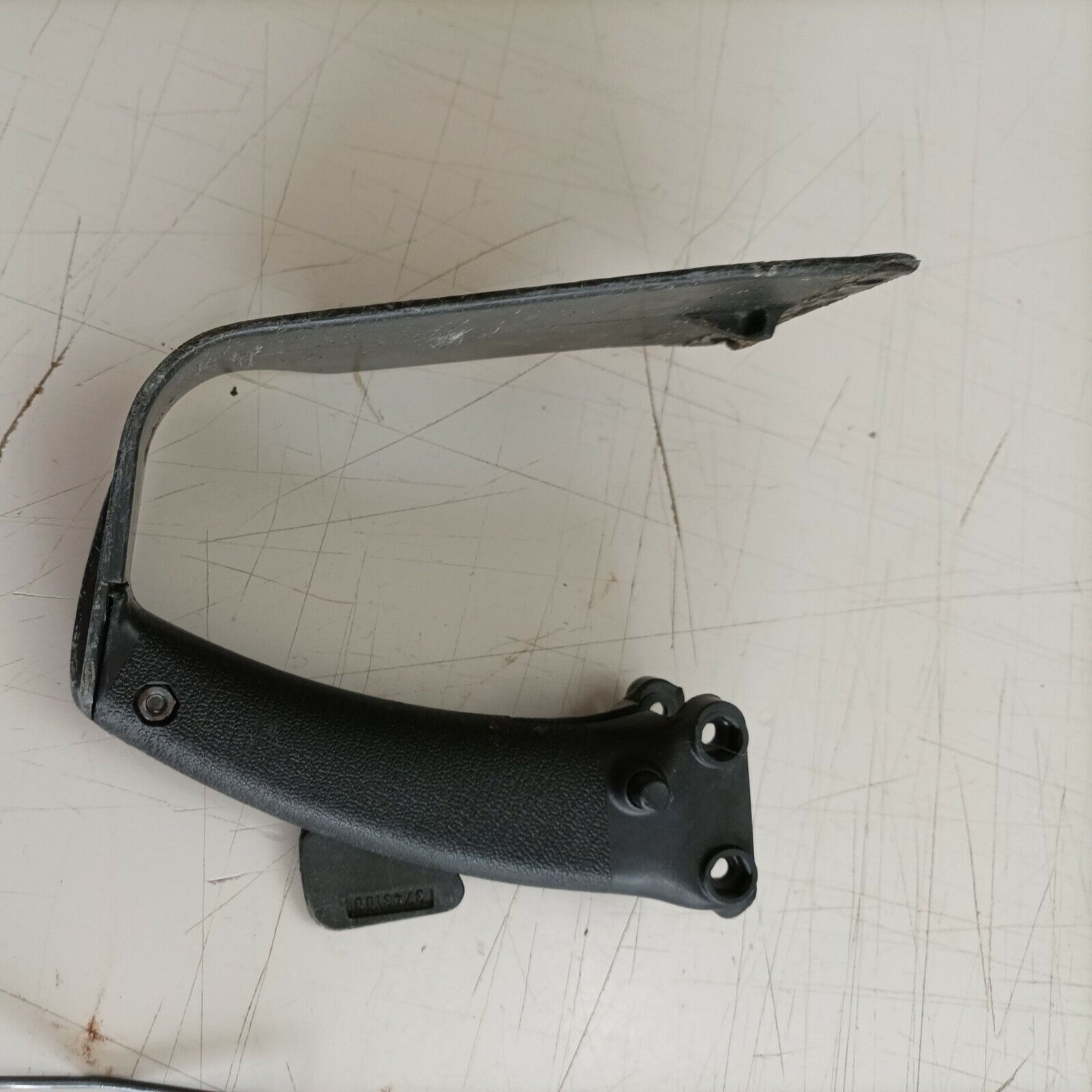 IMPUGNATURA MANICO COMANDO INFERIORE PER MOTOSEGA CASTOR ALPINA 55