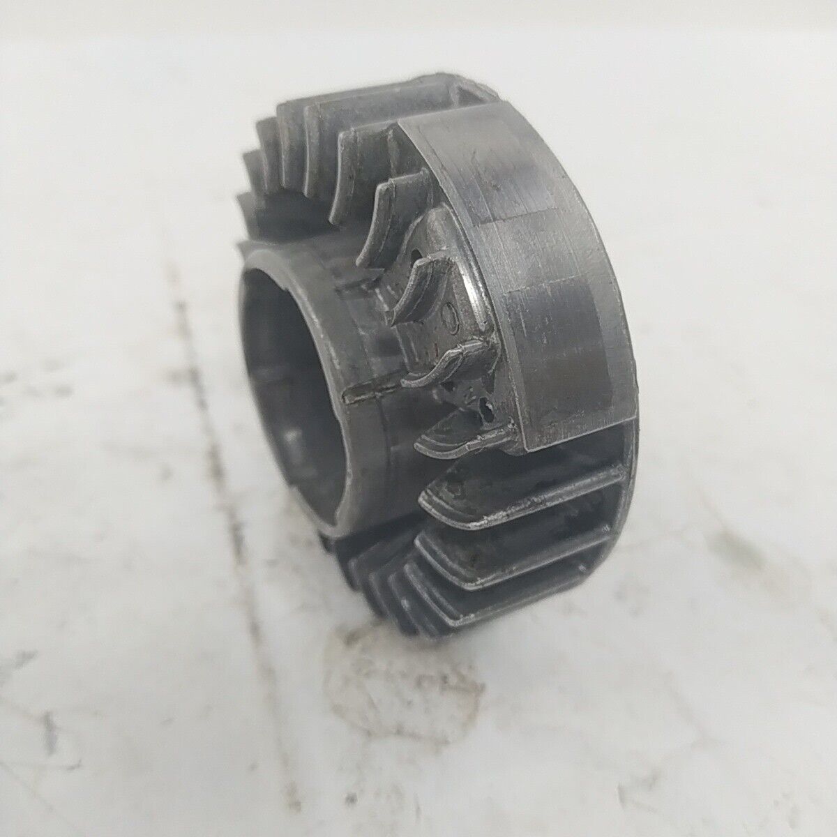 MOTOSEGA CASTOR P 361 ricambio VOLANO MAGNETICO DI AVVIAMENTO ACCENSIONE Usato