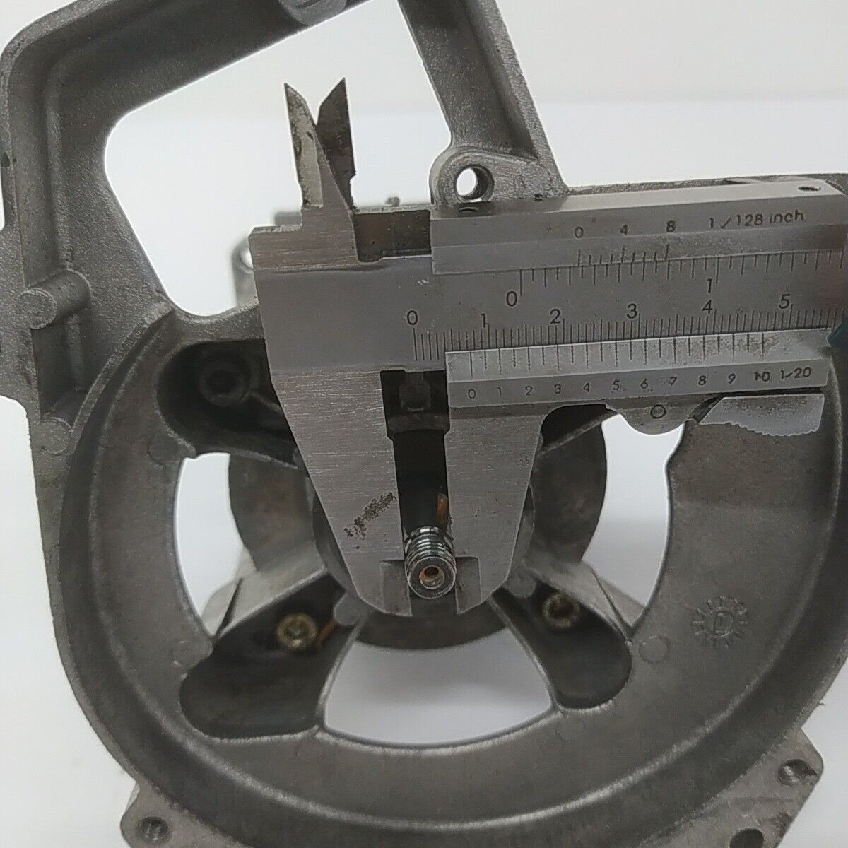 Ricambio usato BASAMENTO ALBERO MOTORE decespugliatore Mcculloch ELITE 4000 3500