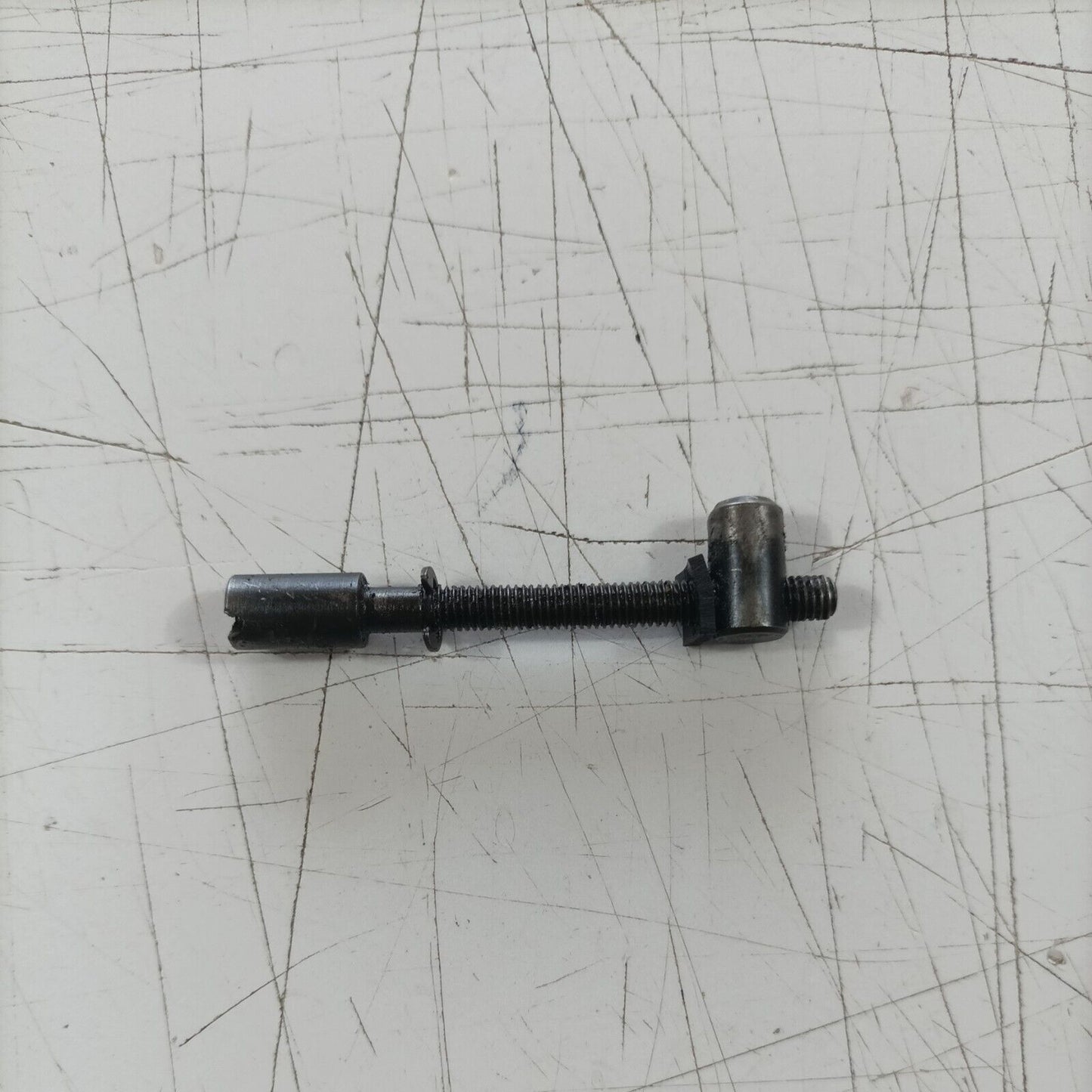 MOTOSEGA OLEOMAC OM 251 REGISTRO TENDI tensione CATENA ORIGINALE ricambi usati