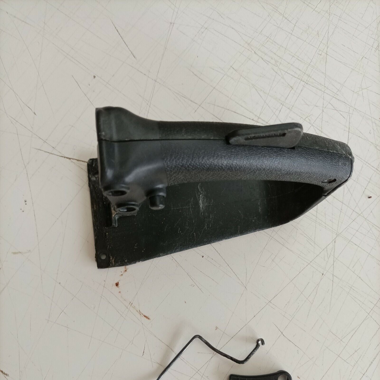 IMPUGNATURA MANICO COMANDO INFERIORE PER MOTOSEGA CASTOR ALPINA 55