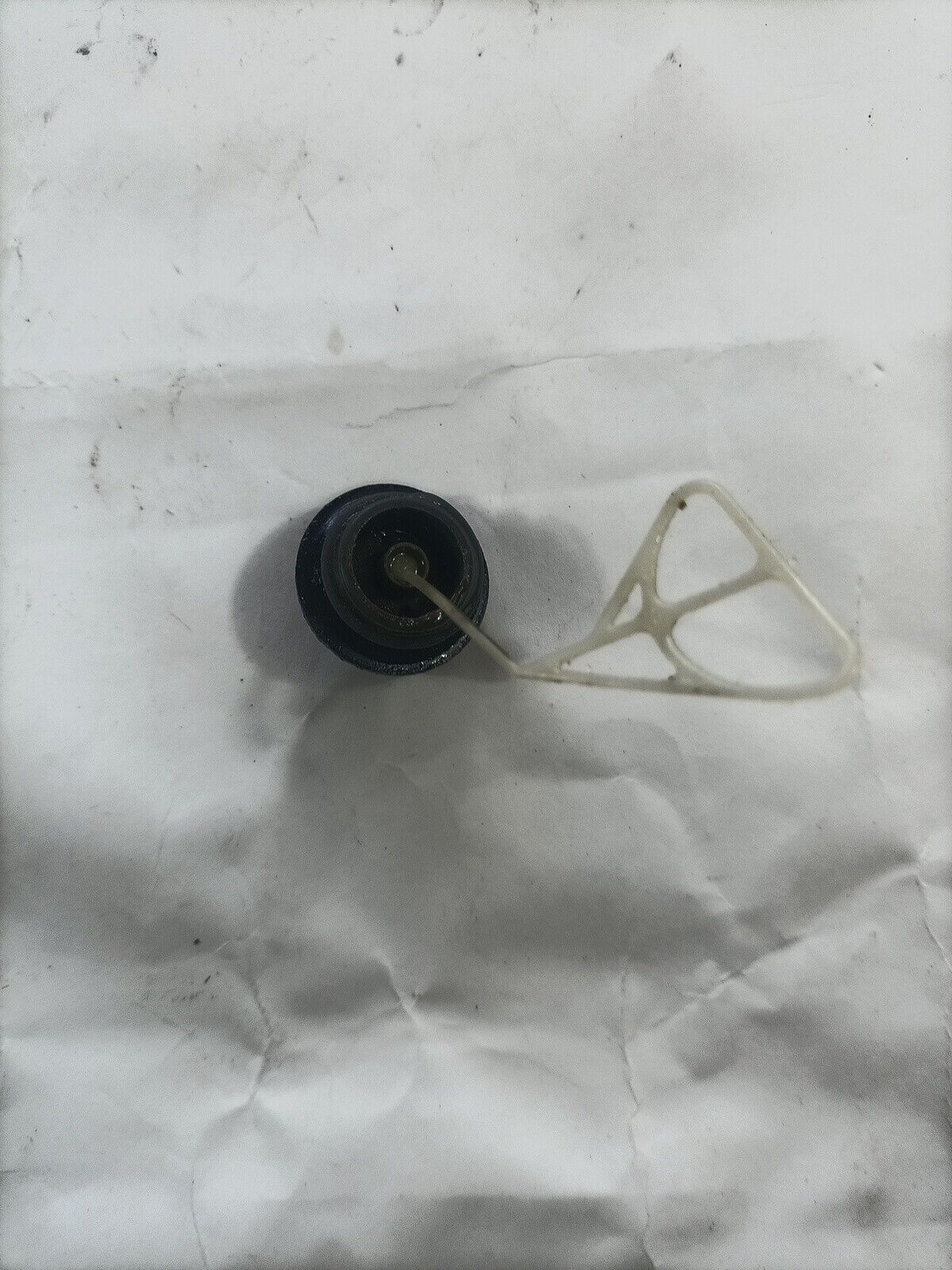 TAPPO SERBATOIO OLIO per motosega 25cc EFCO OLEO MAC ZENOAH EMAK ricambi usati