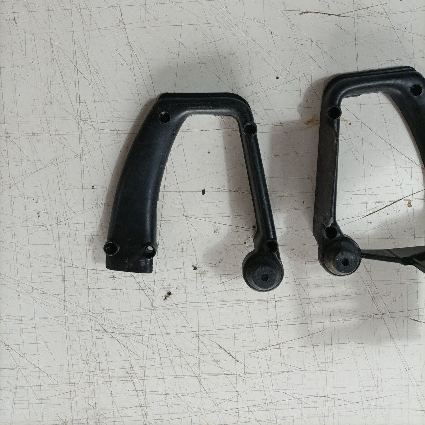 MANIGLIA IMPUGNATURA COMANDI INFERIORE PER MOTOSEGA CASTOR C70 ALPINA A70