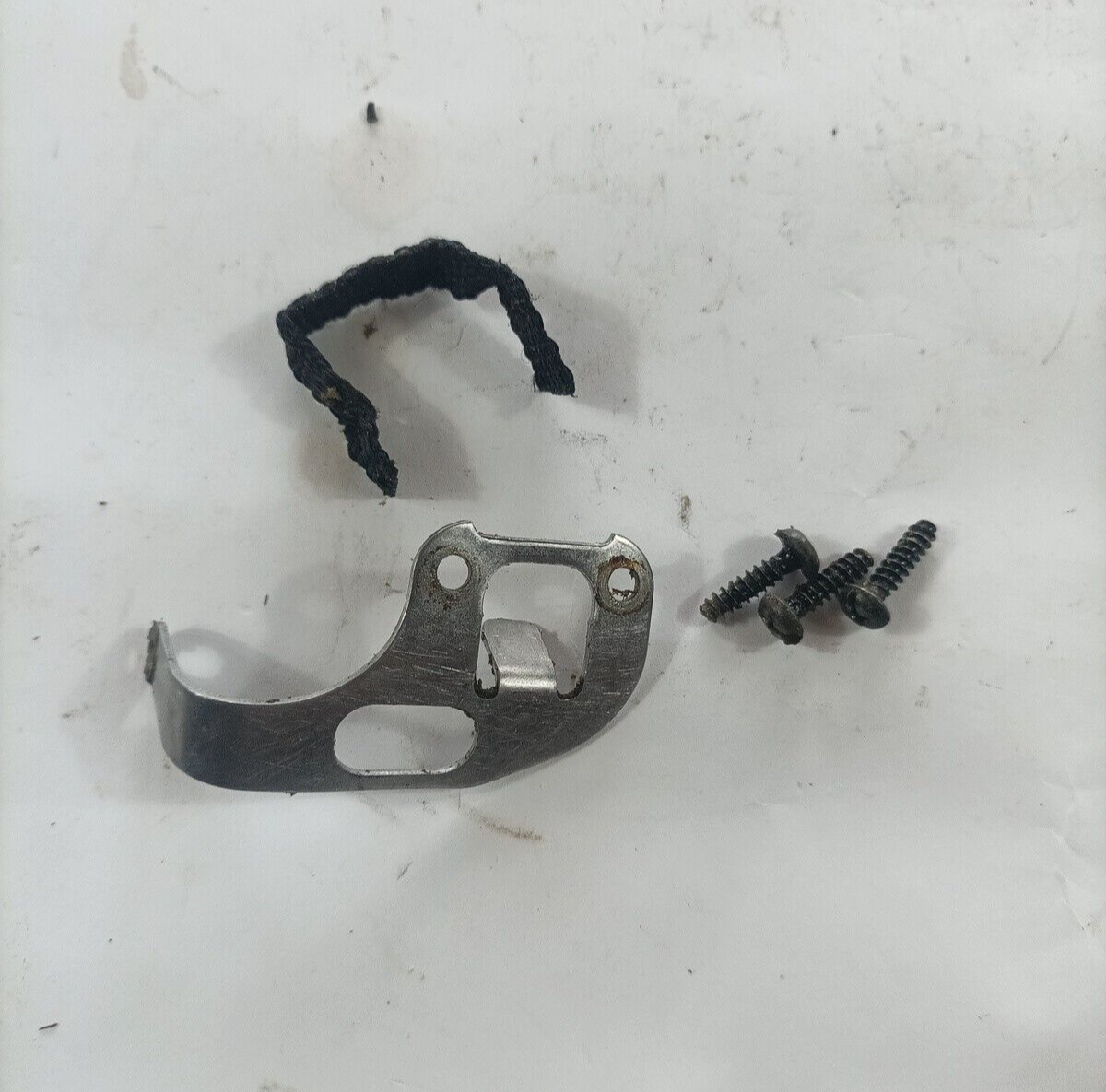 Gancio cintura attacco per  MOTOSEGA 25cc EFCO OLEO MAC ZENOAH EMAK