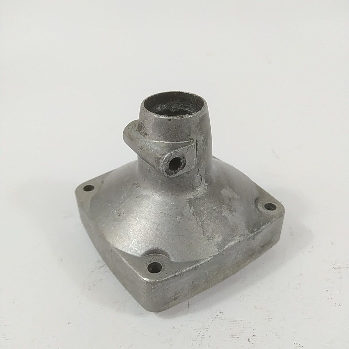 SUPPORTO CAMPANA FRIZIONE usato per decespugliatore MITSUBISHI T170 T200 serie T