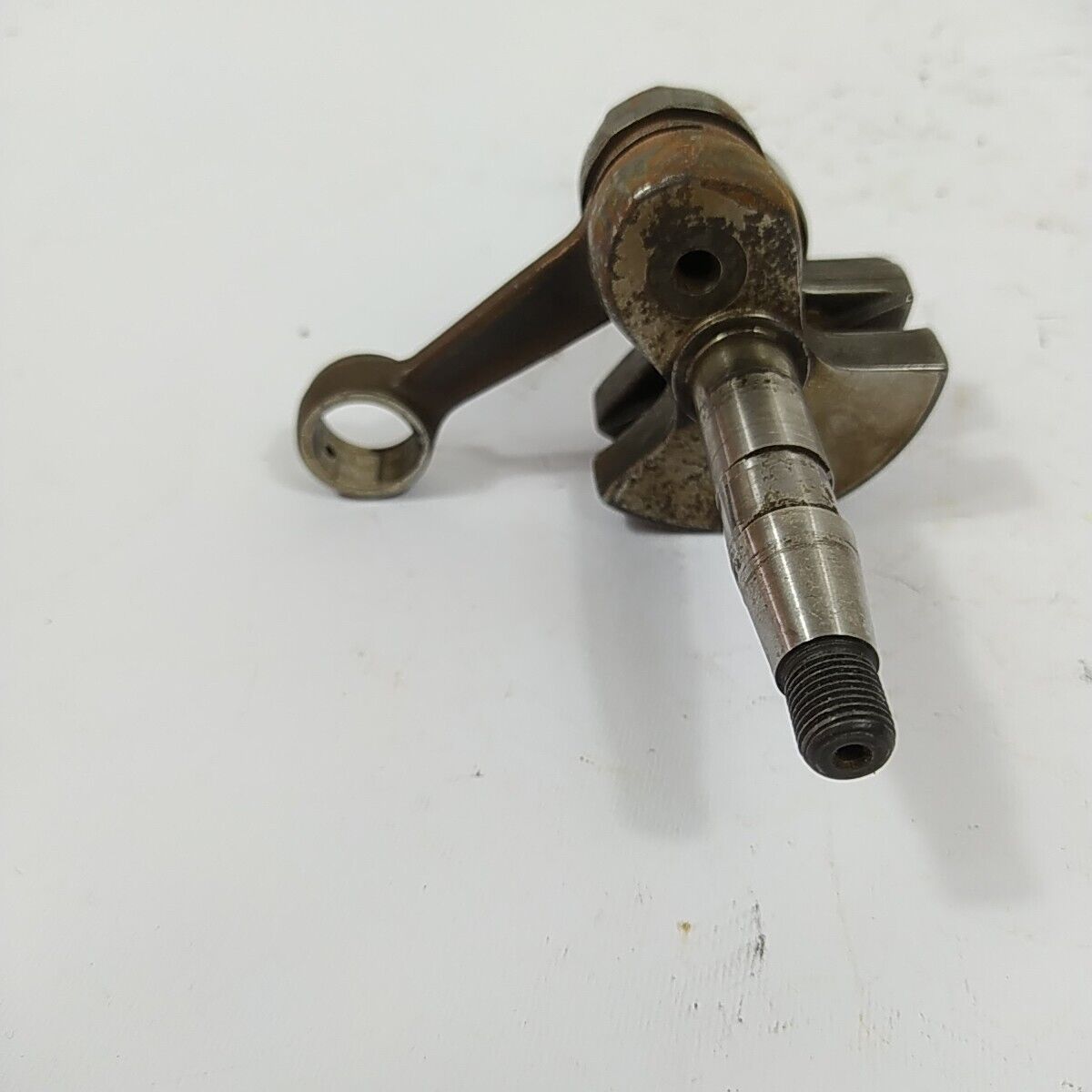 ALBERO MOTORE PER MOTOSEGA OLEO MAC 261 OLEOMAC AUTOMATIC ricambi usati