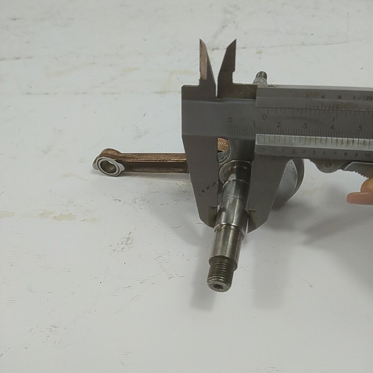 ricambio ALBERO MOTORE ORIGINALE per motosega CASTOR ALPINA PROF 70 usato