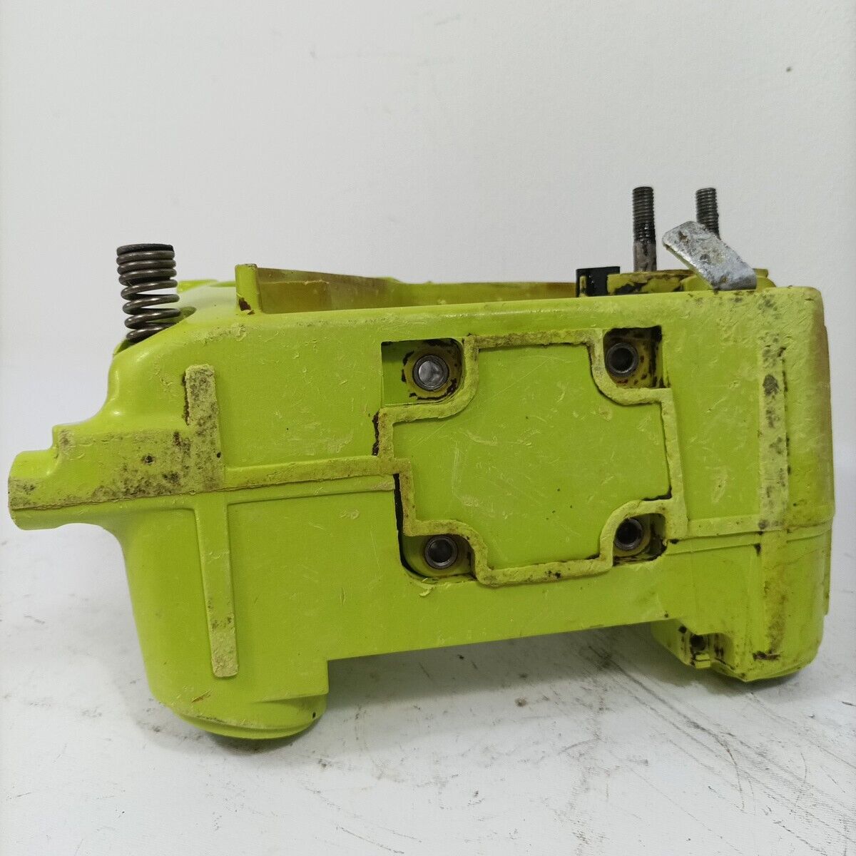 CARCASSA TELAIO SERBATOIO CARBURANTE PER MOTOSEGA POULAN 2250 ricambi usati