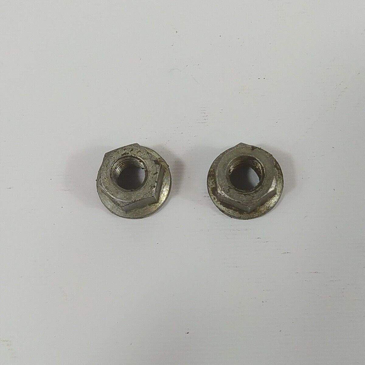 DADI BULLONI BARRA CATENA DI GUIDA per motosega HUSQVARNA 50 51 55 ricambi usati