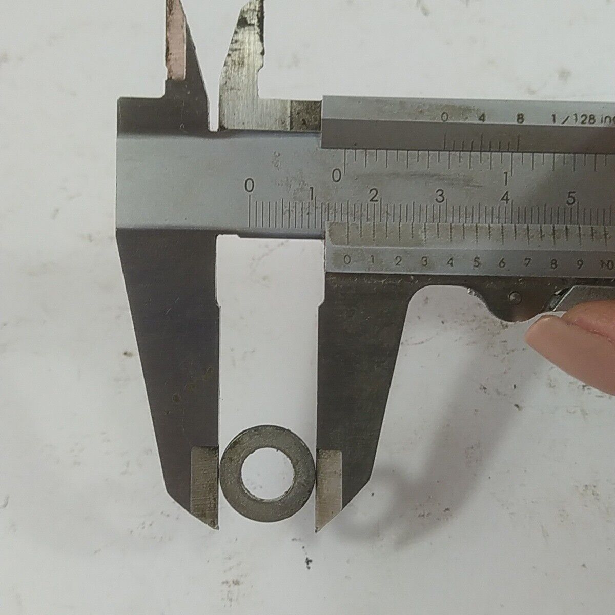 DADO VOLANO DI AVVIAMENTO MOTORE per motosega OLEO MAC GS 440 ricambi usati