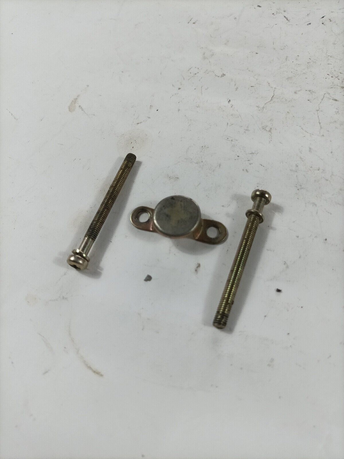 DECESPUGLIATORE TANAKA 501 ik VITI SUPPORTO CARBURATORE ricambi usati