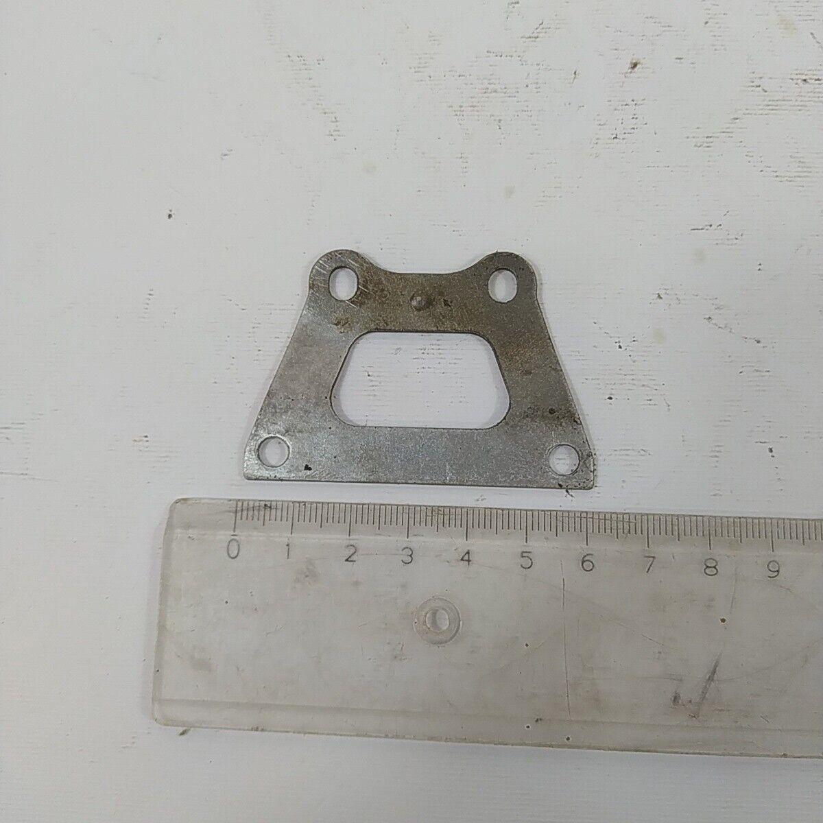 ricambio STAFFA MOTORE SERBATOIO usato per decespugliatore KAWASAKI TD 33