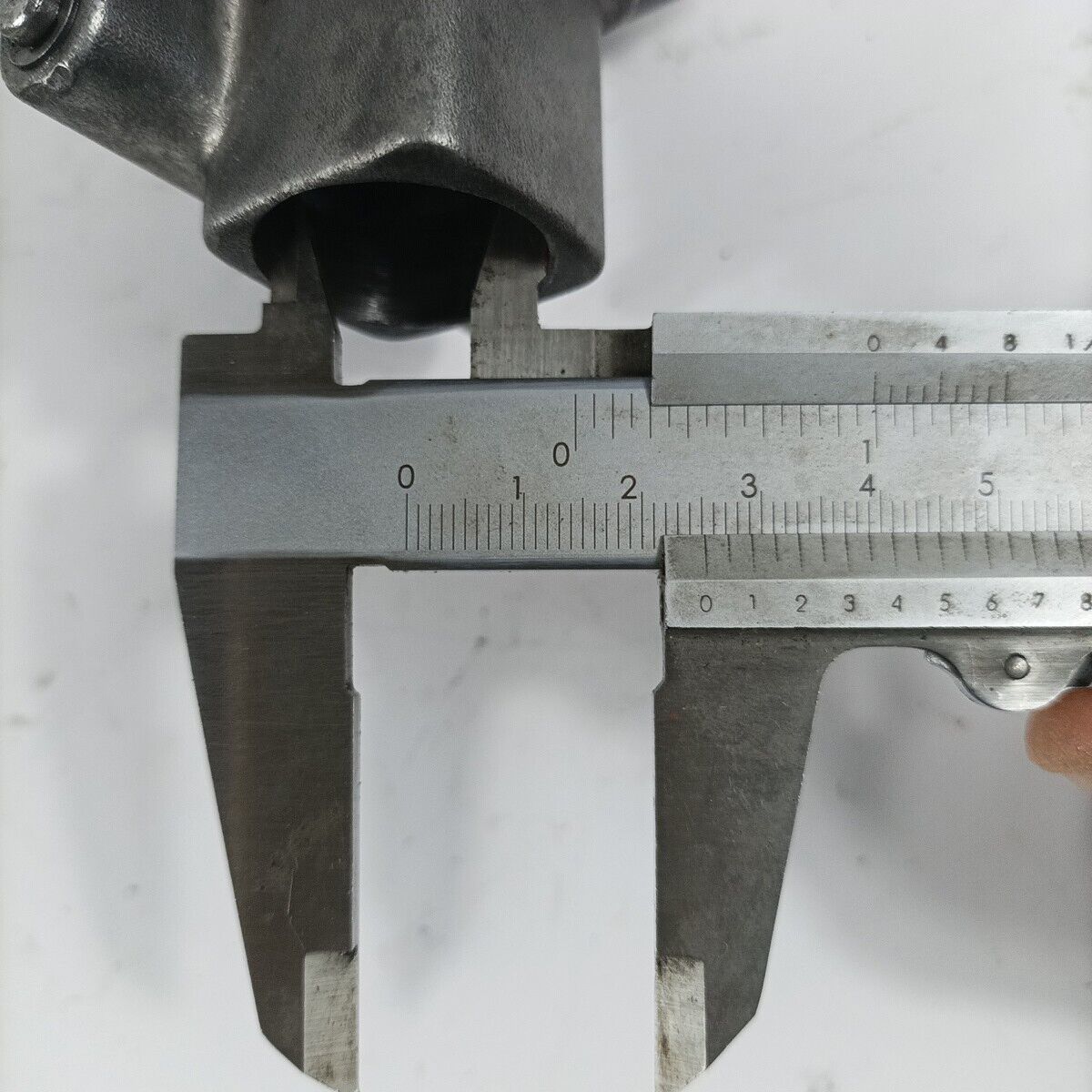Ricambi DECESPUGLIATORE ALPINA STAR 41 SUPPORTO CUFFIA CAMPANA FRIZIONE usato