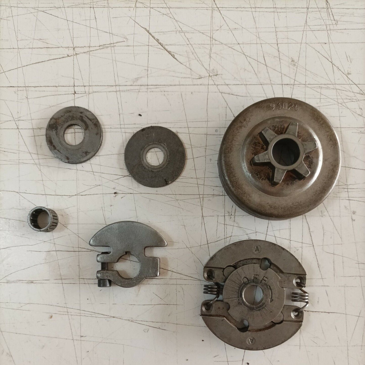 FRIZIONE E CAMPANA 93025 ORIGINALE PER MOTOSEGA CASTOR 330 ANTIVIB