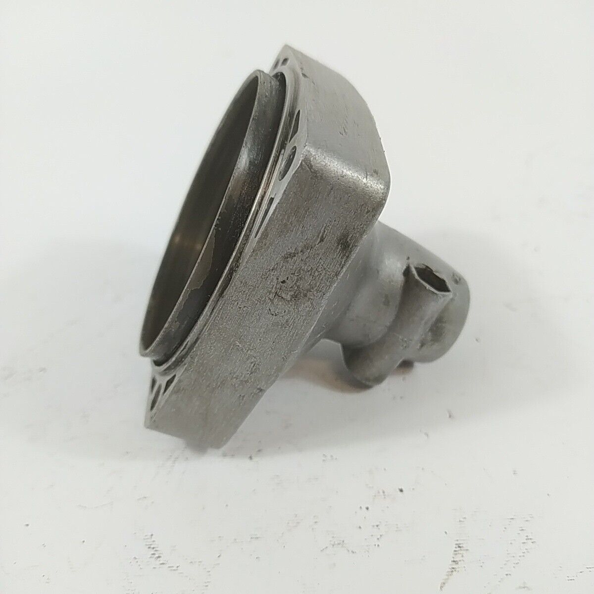 SUPPORTO CAMPANA FRIZIONE usato per decespugliatore MITSUBISHI T170 T200 serie T