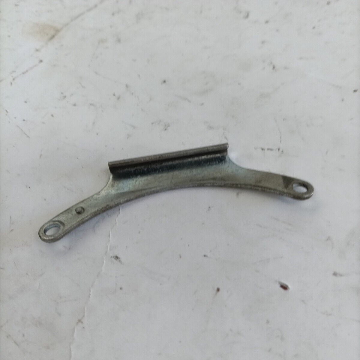 ricambio STAFFA SERBATOIO BENZINA usato per decespugliatore KAWASAKI TD 33