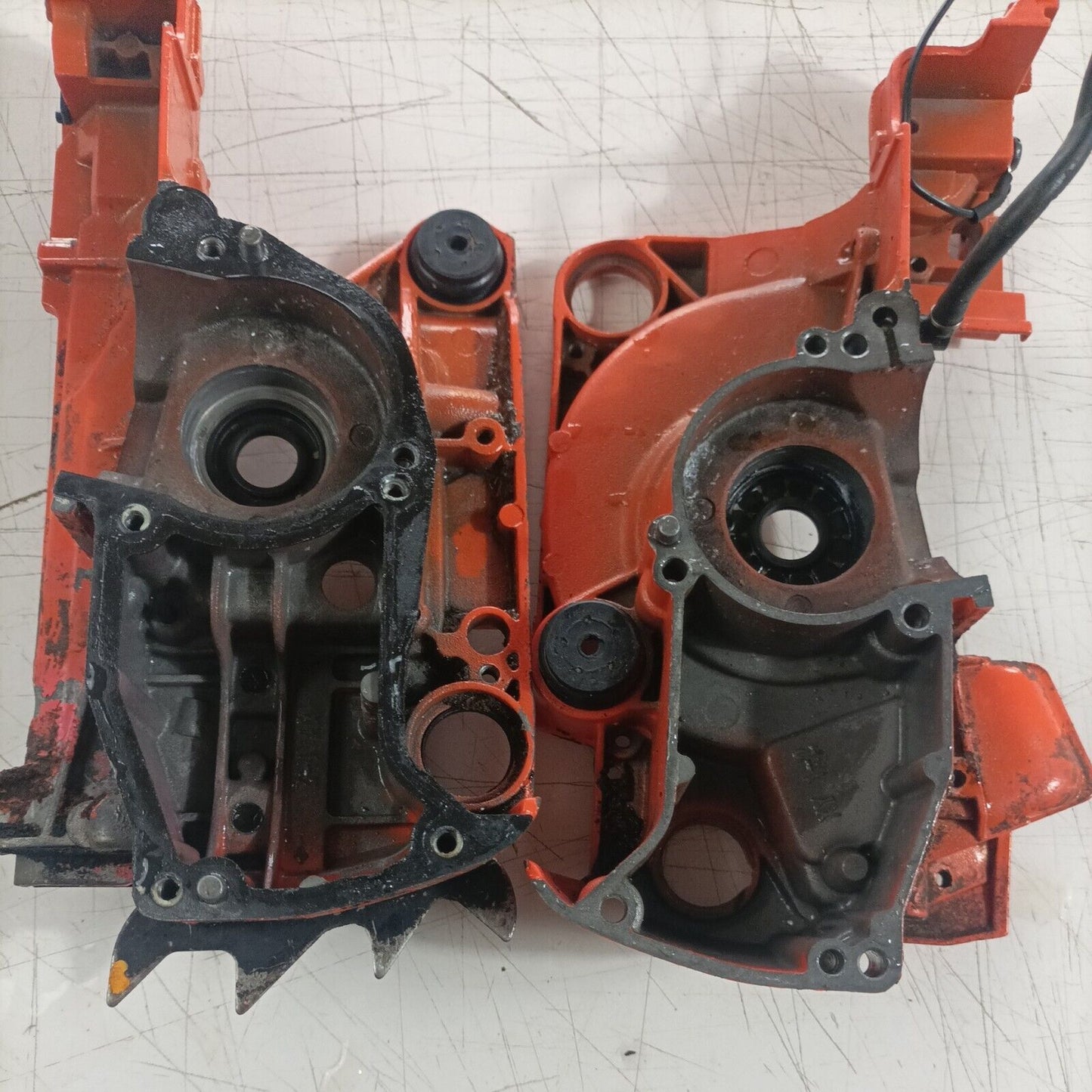 CARTER BASAMENTO CILINDRO SERBATOIO PER MOTOSEGA AMA NBG 50.20 ricambi usati
