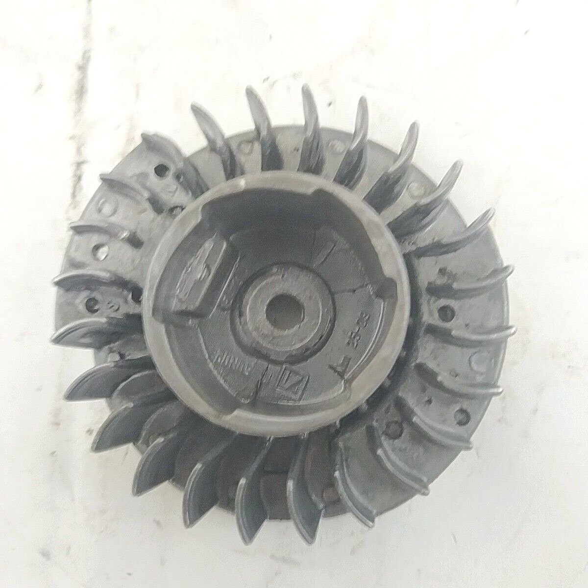MOTOSEGA CASTOR P 361 ricambio VOLANO MAGNETICO DI AVVIAMENTO ACCENSIONE Usato