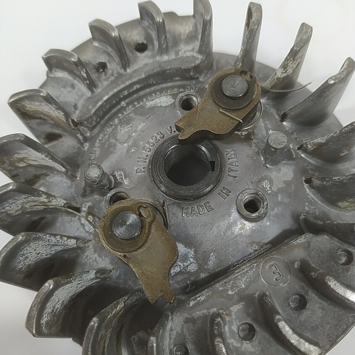 VOLANO MAGNETICO DI AVVIAMENTO per motosega OLEO MAC 350 usato P. N. 5523 V.