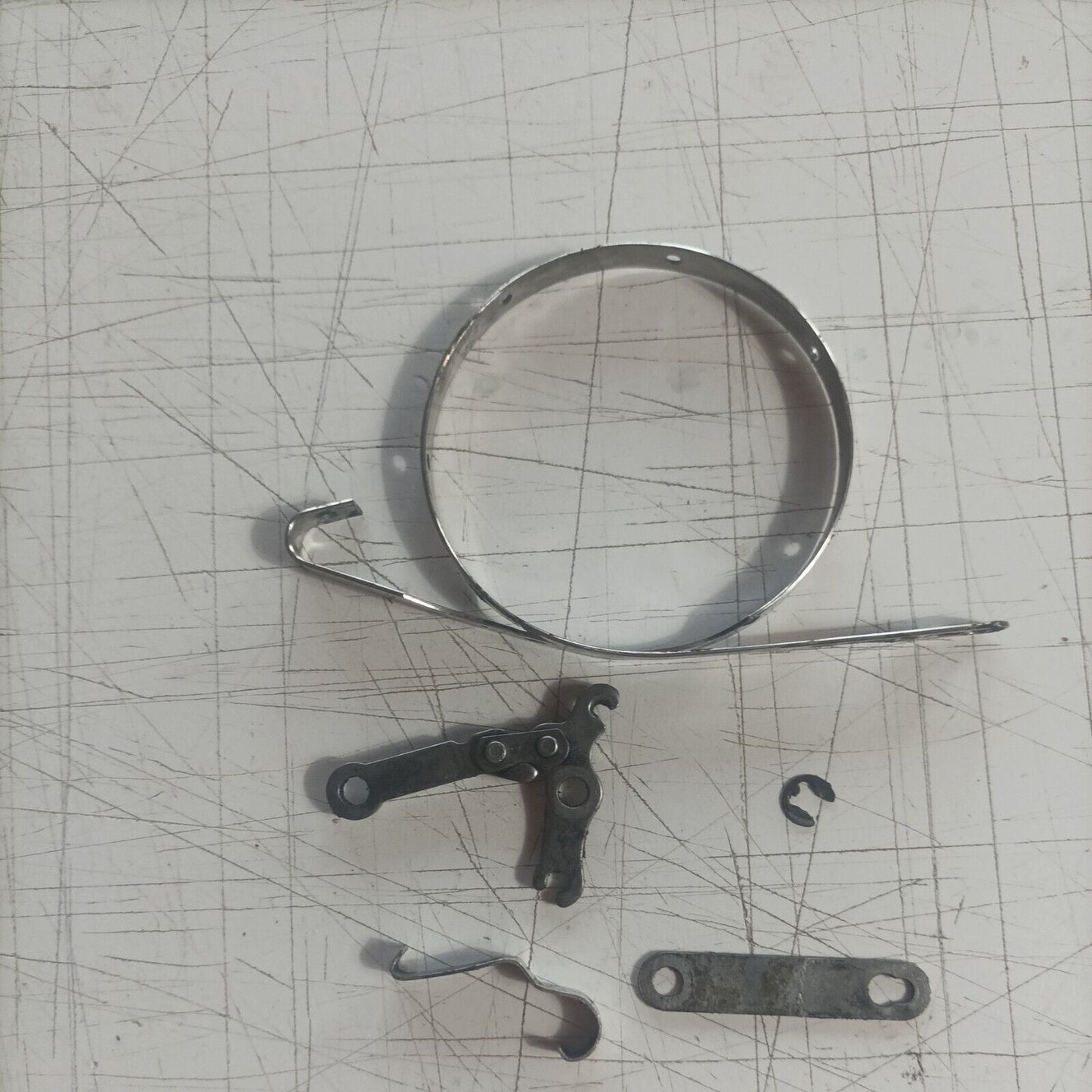 BLOCCO CATENA PROTEZIONE FRIZIONE PER MOTOSEGA STIHL 018 / MS 170 180 017 usato