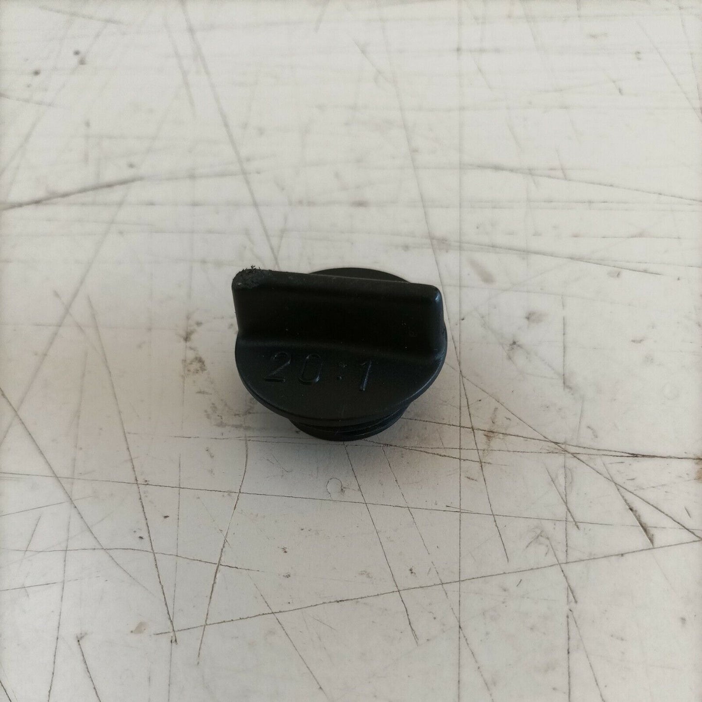 MOTOSEGA OLEO-MAC 350 TAPPO serbatoio CARBURANTE MISCELA ricambi usati