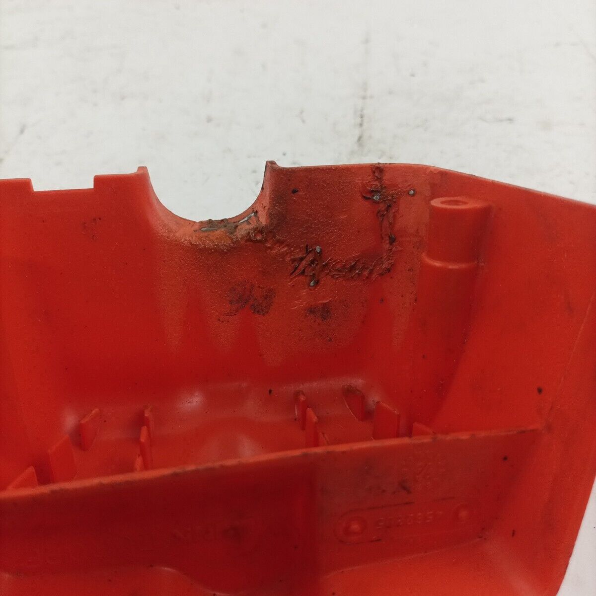 motosega CASTOR ALPINA 450 ricambio COPERCHIO FILTRO ARIA CARBURATORE Usato