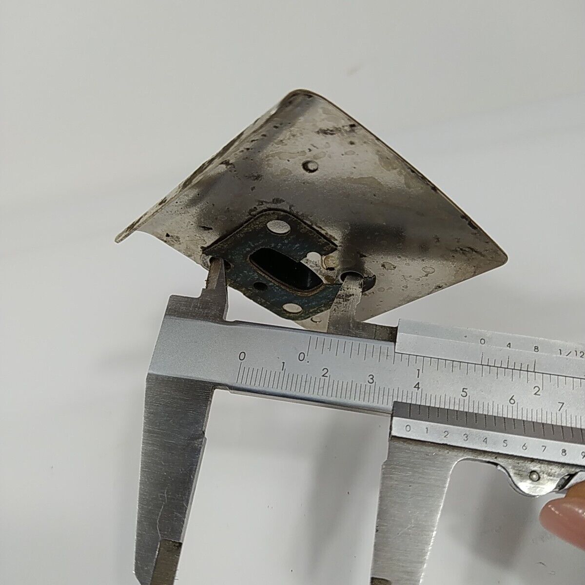 COLLETTORE CARBURATORE per decespugliatore MARUYAMA 230 ricambi usati