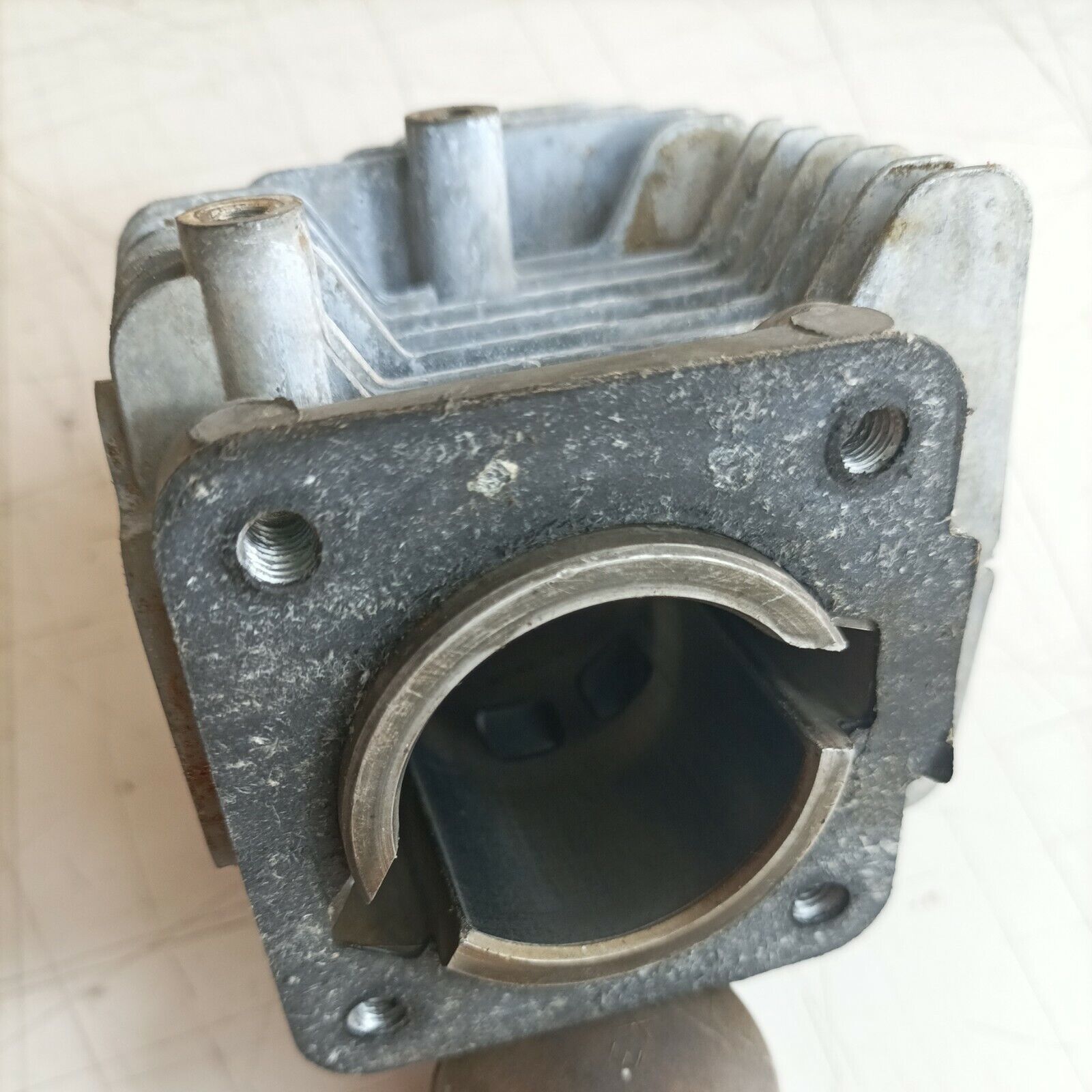 CILINDRO E PISTONE DIAM 36 ORIGINALE PER MOTOSEGA CASTOR 330 ANTIVIB