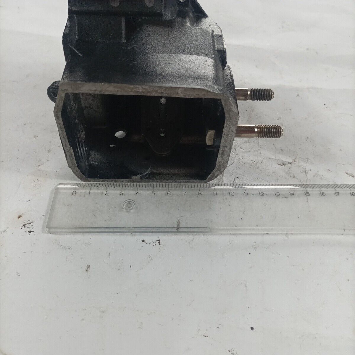 BASAMENTO MOTORE serbatoio olio PER MOTOSEGA MCCULLOCH PRO MAC 700 ricambi usati