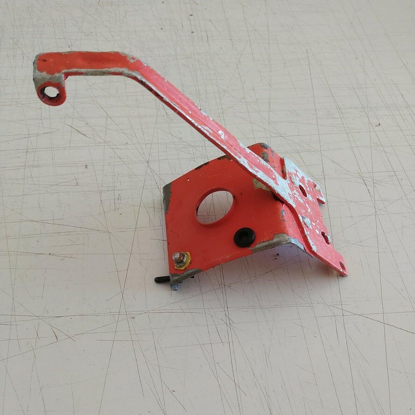 MANIGLIA INFERIORE IMPUGNATURA MANICO PER MOTOSEGA ALPINA 70 CASTOR 70