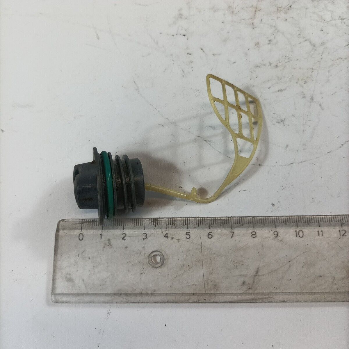 TAPPO SERBATOIO OLIO per motosega EMAK OLEOMAC 940 940C EFCO ricambi usati